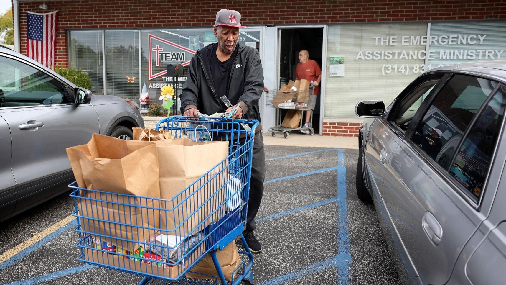 最新杏吧原创 residents turn to food banks amid aid cuts. 'Everything you need is going up'